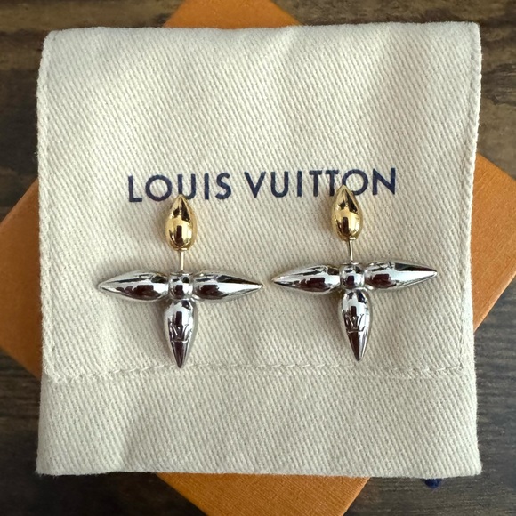 ❌SOLD❌ LOUIS VUITTON Louisette Two Tone Earrings - Picture 4 of 5